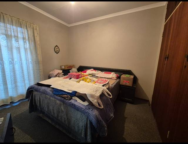 3 BEDROOM TOWNHOUSE FOR SALE IN VANDERBIJLPARK CE 3